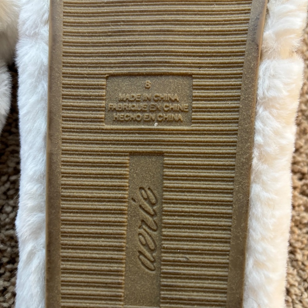 aerie slippers - Picture 3 of 3
